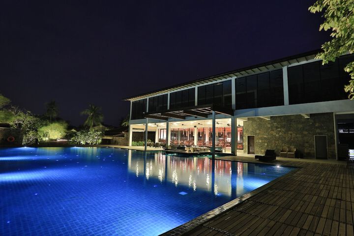 Pool 64 of 159