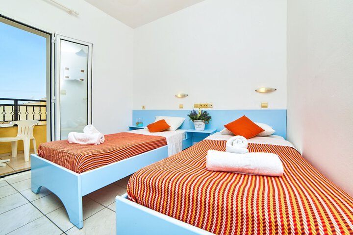 Room 14 of 27