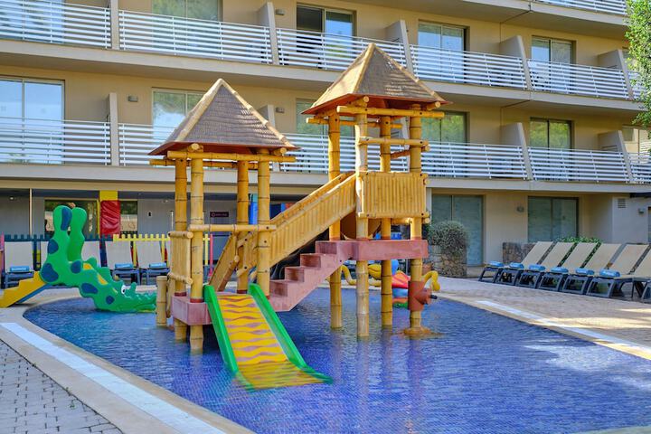 Pool Hotel