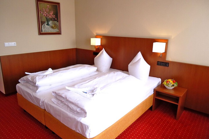 Room 9 of 47