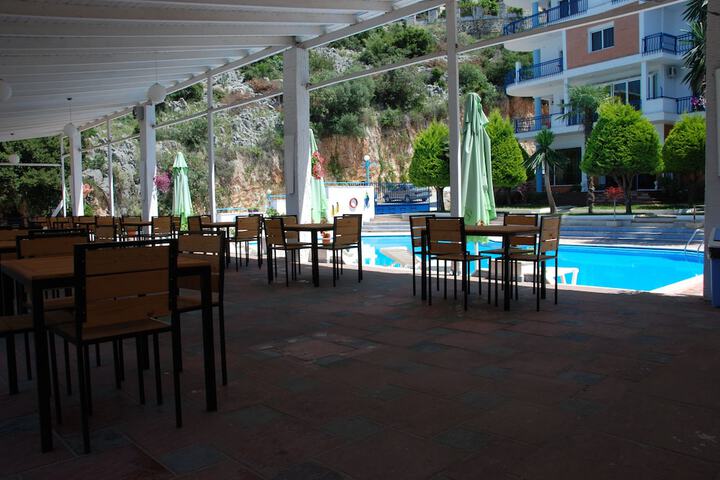 Lounge 60 of 74