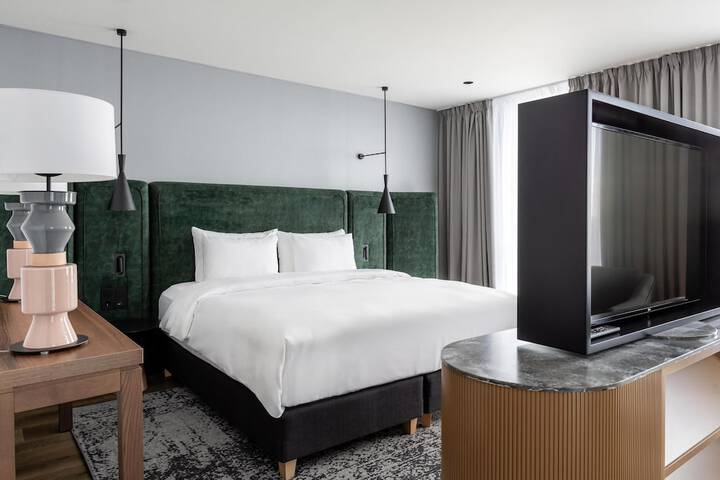 Room 65 of 228