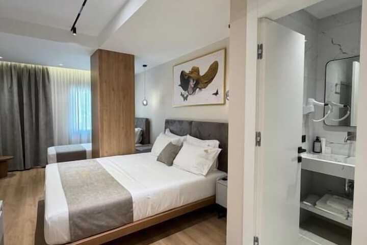Room 21 of 35