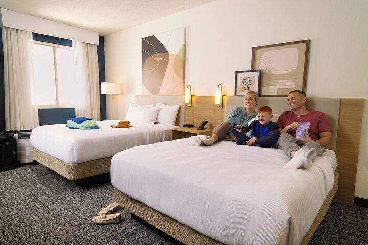 Standard Room, King or Two Doubles (1 of 16)