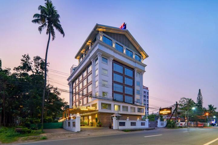 Classik Fort Inn & Suites
