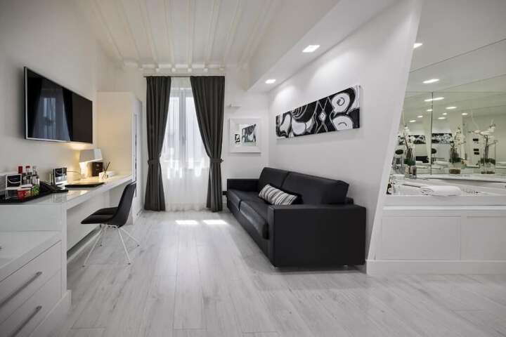 Room 13 of 61