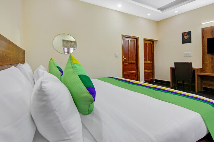 Room 28 of 50