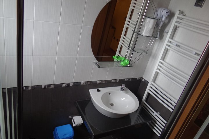 Room 10 of 21