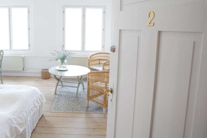 Room 6 of 51