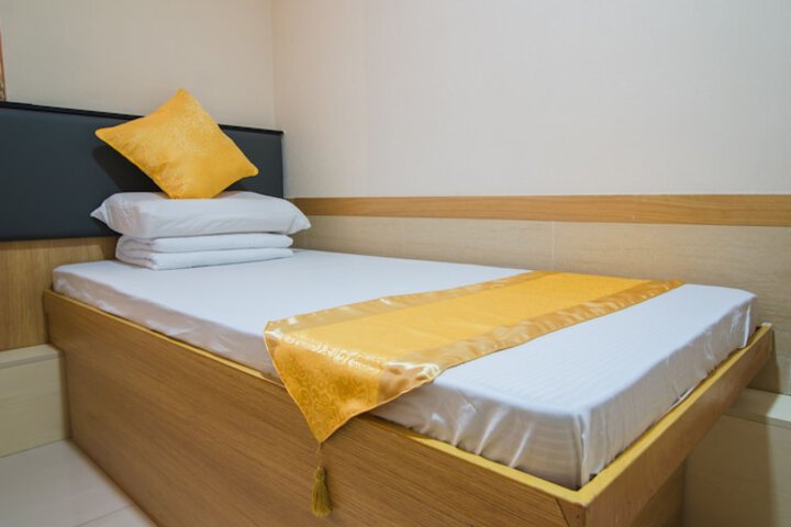 Room 16 of 110