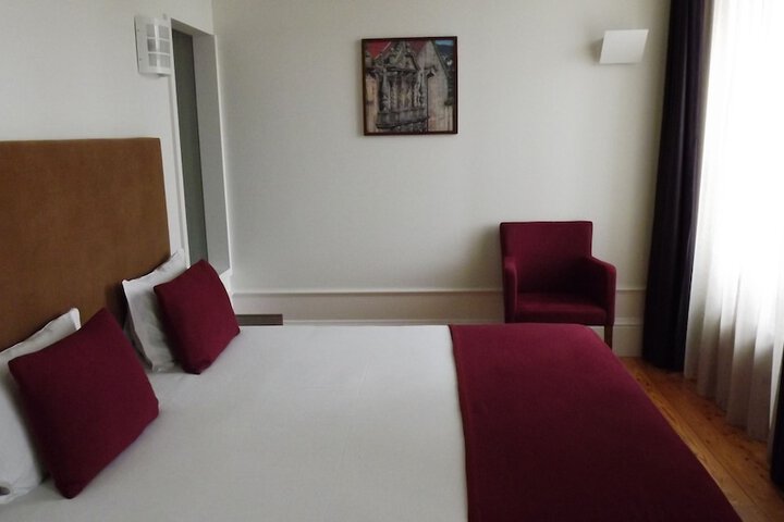 Room 10 of 62