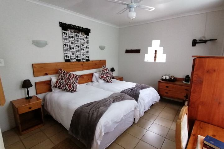 Room 11 of 32