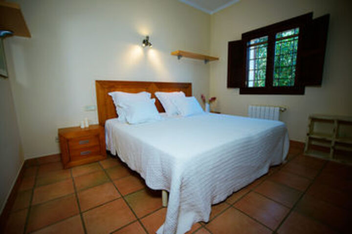 Room 8 of 32