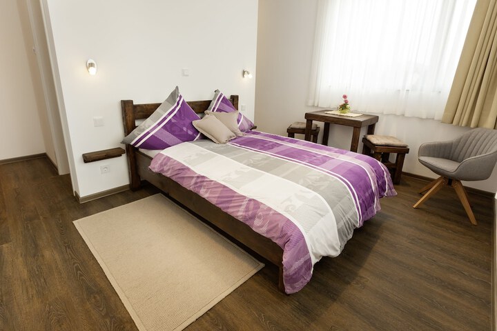 Room 5 of 37