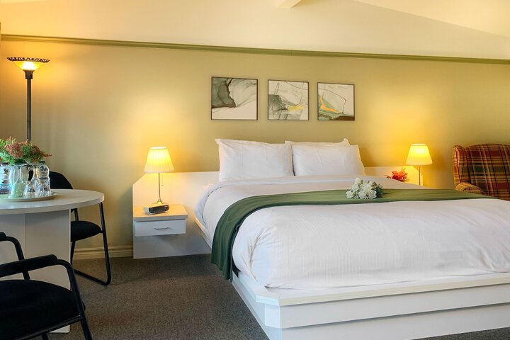 Room 2 of 35