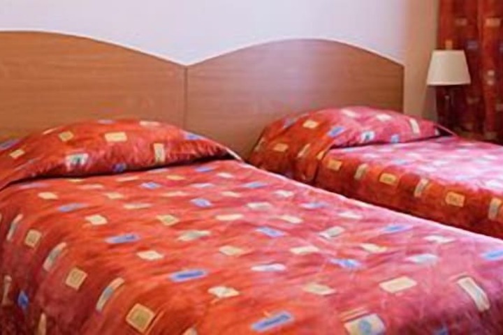 Room 17 of 118