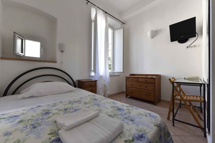 Room 10 of 56