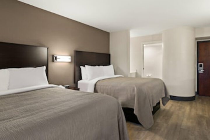 Room 8 of 32