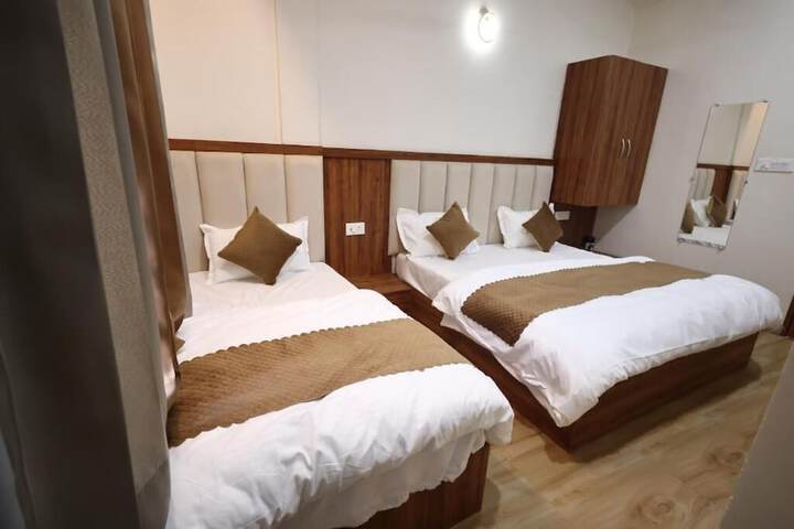 Room 5 of 21