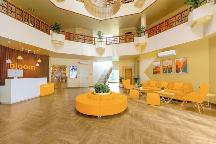 Hotel Interior 4 of 32