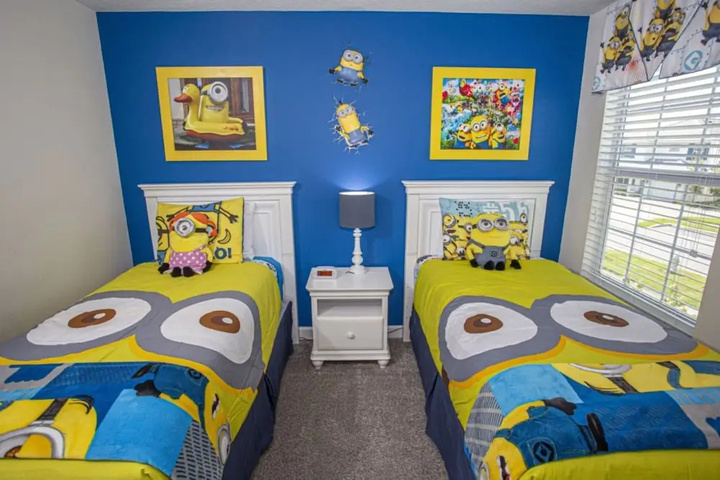 Room 7 of 32