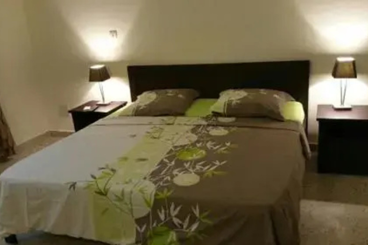 Room 4 of 11
