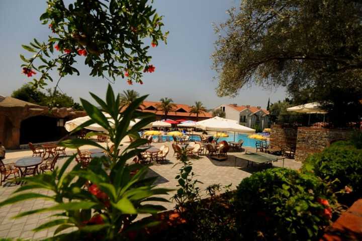 Hotel Exterior 58 of 73