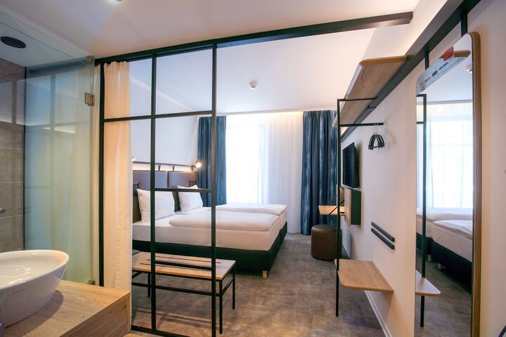 Room 18 of 49