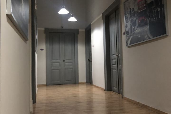Ballroom/Hall 36 of 42