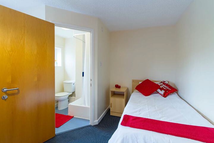Room 4 of 26