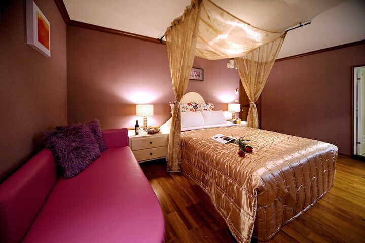 Room 10 of 54