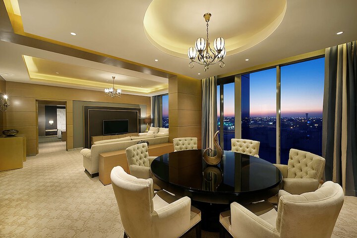 Room 22 of 49