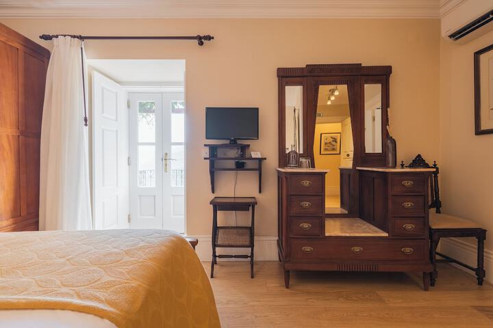 Room 30 of 193