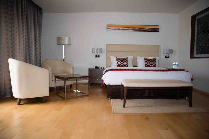Room 28 of 35