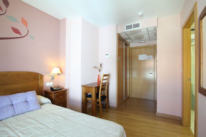 Room 6 of 30