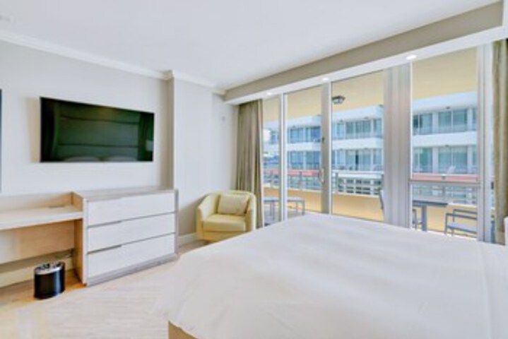 Room 270 of 318