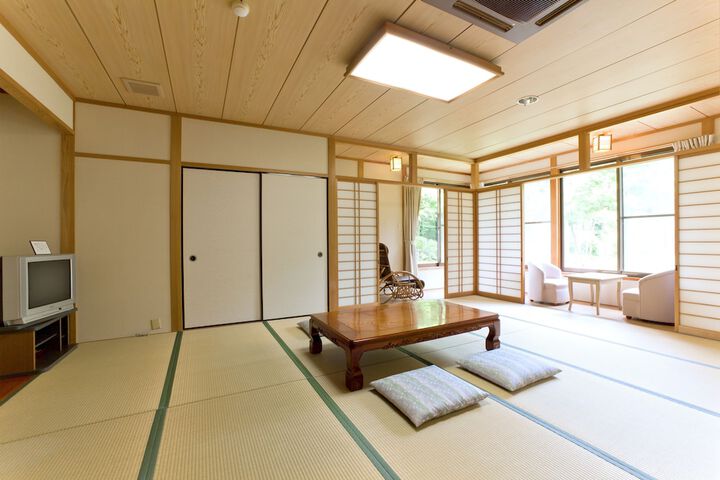 Room 6 of 119