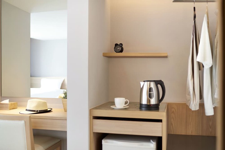 Room 8 of 34
