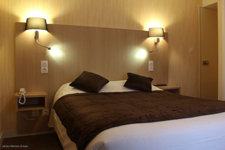 Room 8 of 40