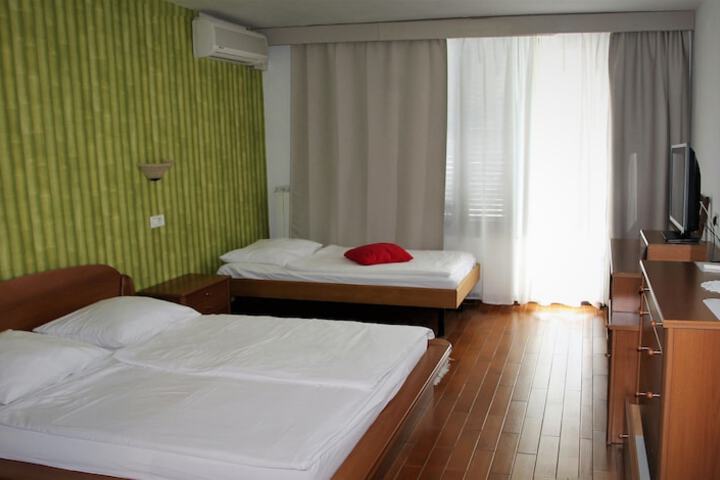 Room 4 of 22