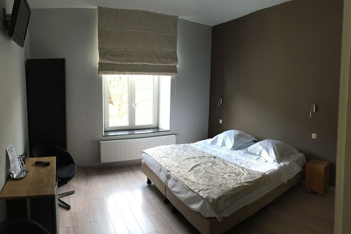 Room 4 of 29