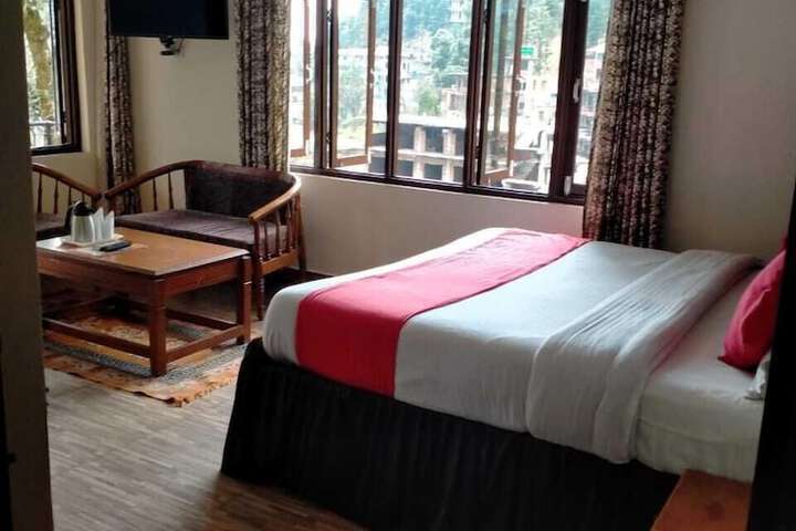 Room 16 of 34