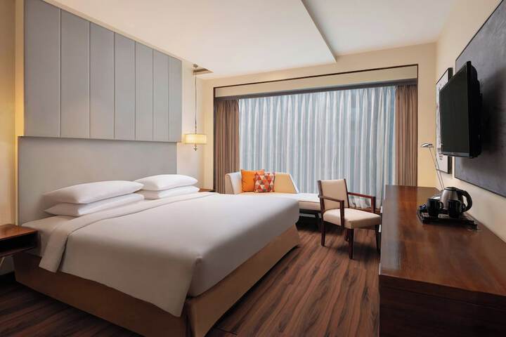 Room 21 of 77