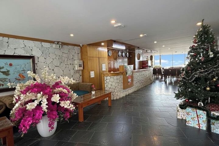 Cloud Chaser Hotel