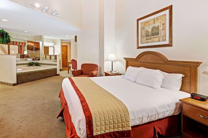 1 Double Bed Accessible Room (7 of 8)
