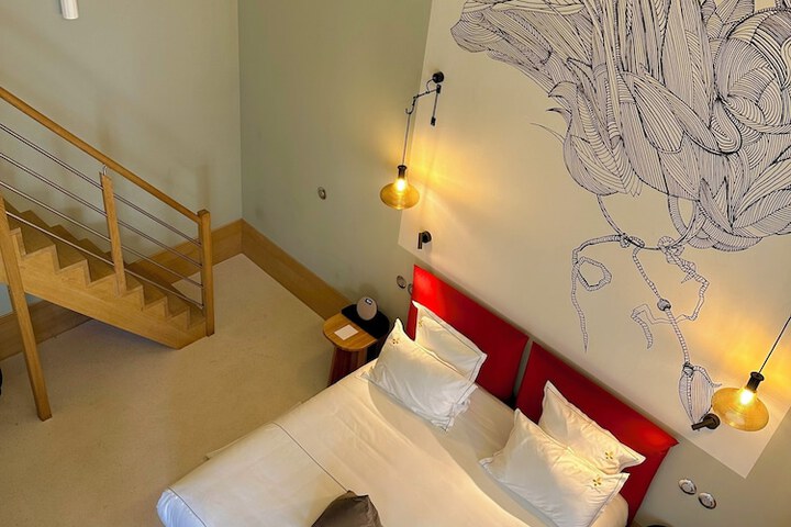 Room 10 of 44