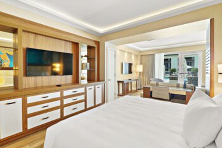Room 70 of 82