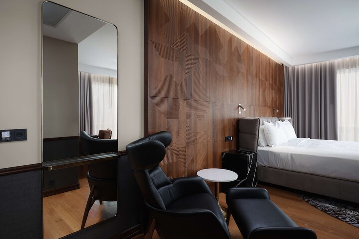 Room 34 of 132