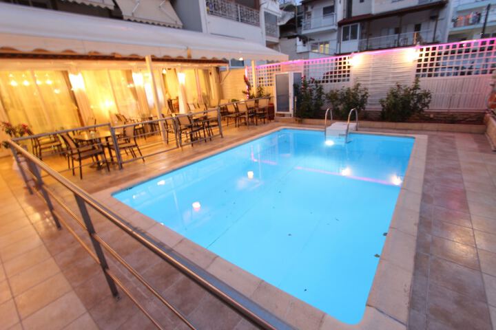 Pool 60 of 85