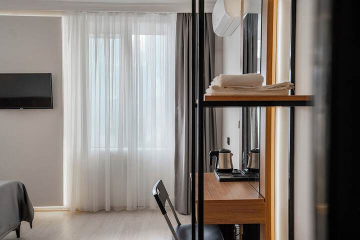 Room 13 of 31